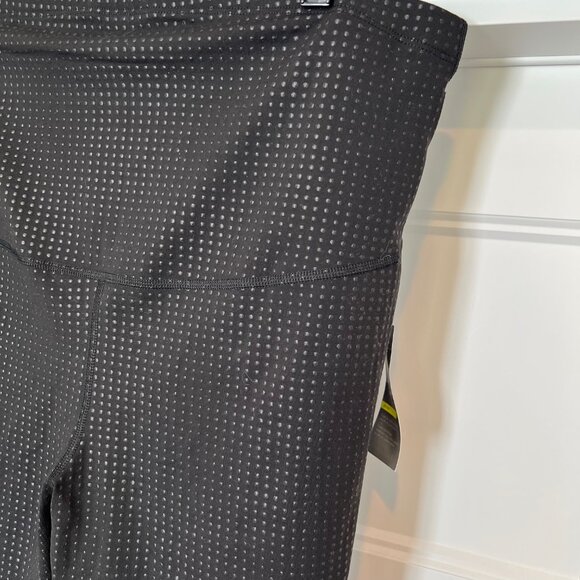 NWT Old Navy Women Size XL Black Active Maternity High Rise Compression Capri Cr - Picture 2 of 7